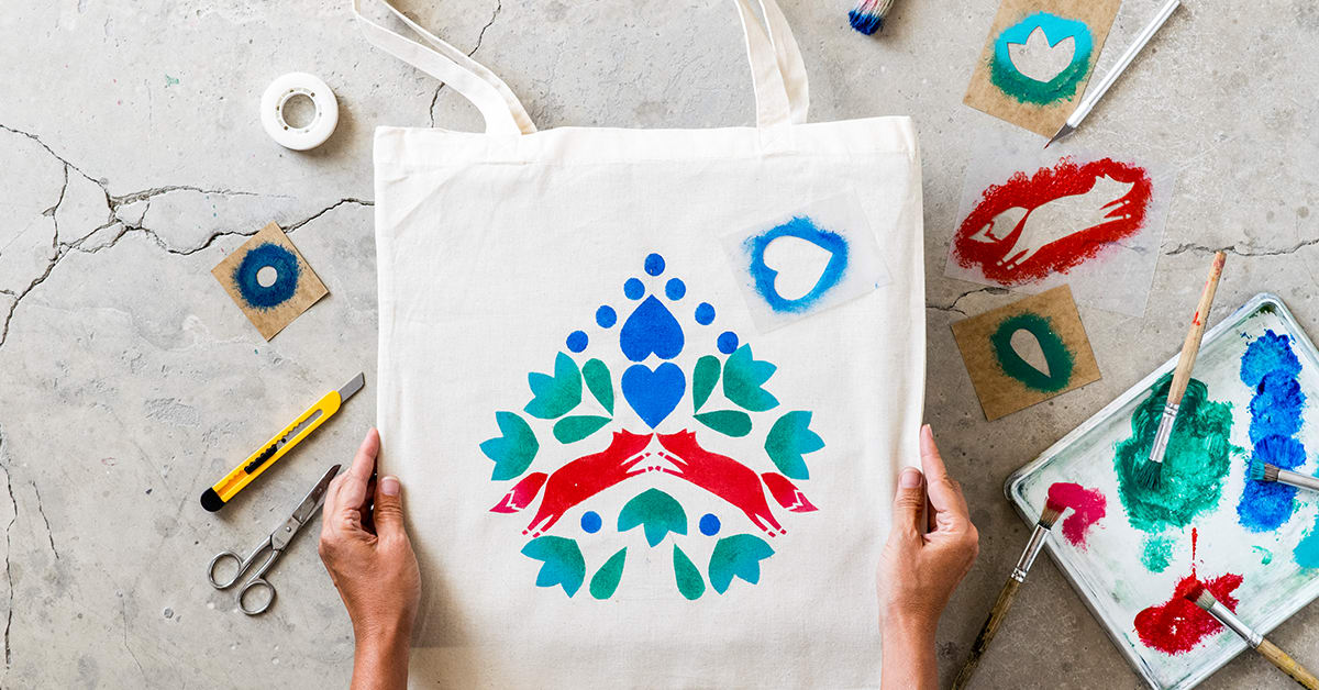 Como crear una plantilla casera de estarcido para estampar Domestika