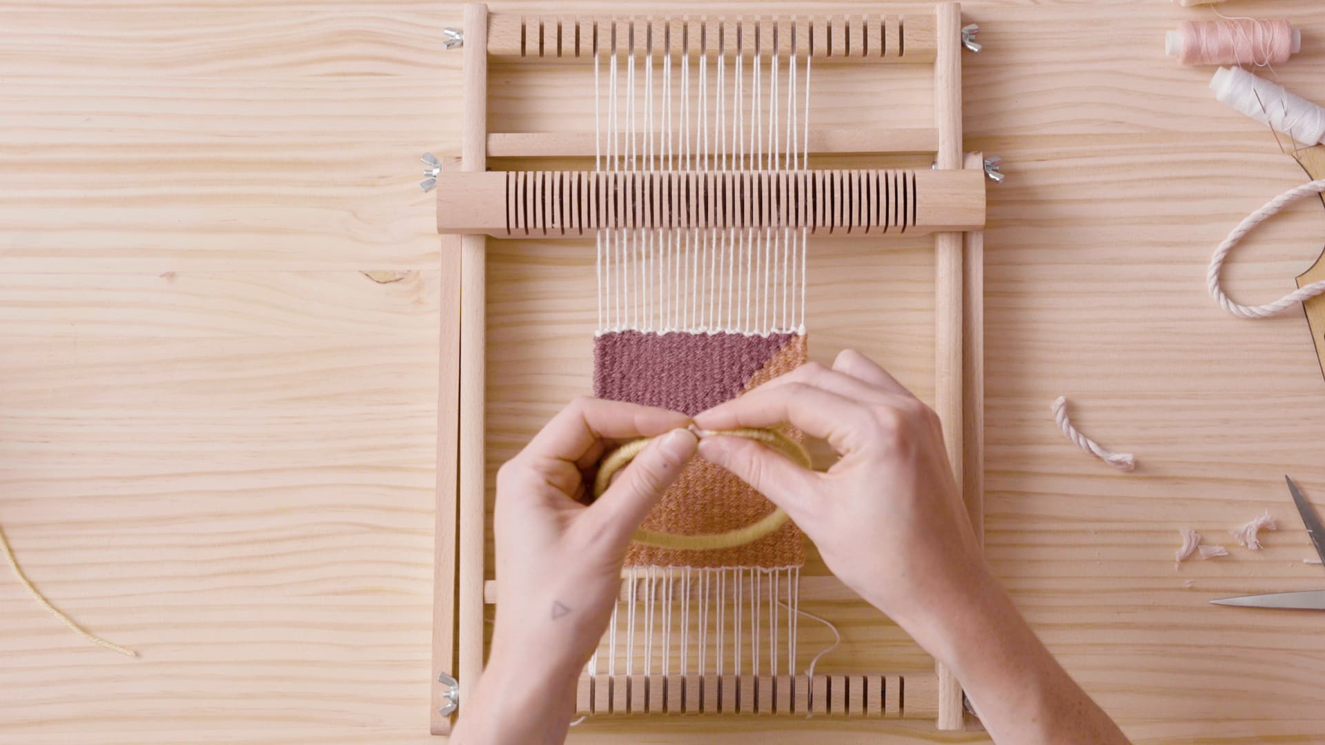 Weaving Lessons, How to Use an Embroidery Hoop as a Loom