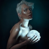 Moon Child. Un proyecto de Fotografía de retrato e Iluminación fotográfica de Alex Estrella - 29.11.2018