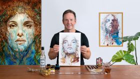 Experimentelle Porträts mit Tinte, Tee und Alkohol