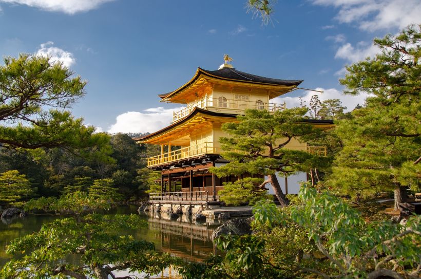 Templo del Pabellón Dorado, Japón, del siglo XII.