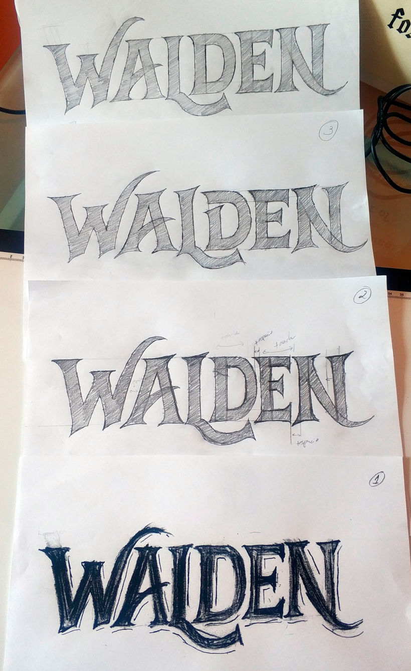 Varias fases del diseño del lettering.