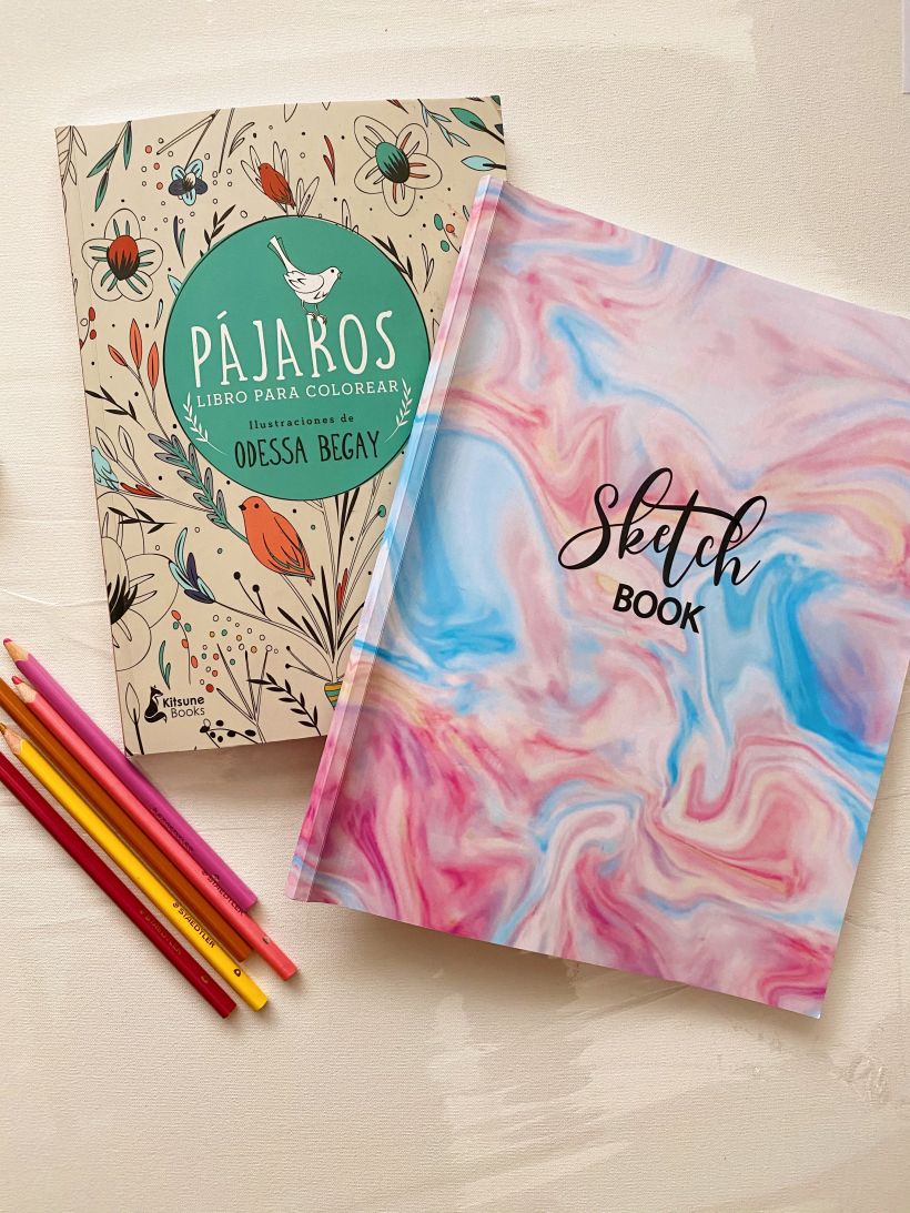 Sketchbook, libro de colorear y lapices de colores