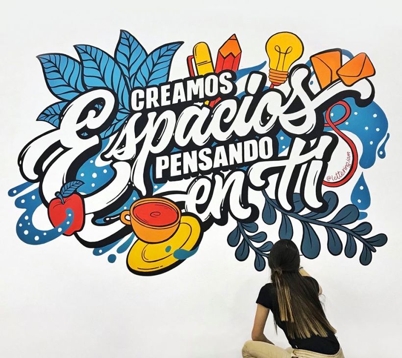 Mural en lettering | Carvajal Espacios 1