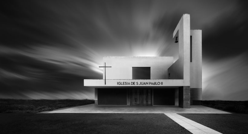 Iglesia de San Juan Pablo II en Valladolid, España. Mi Proyecto del curso Técnicas de postproducción para fotografía arquitectónica  0