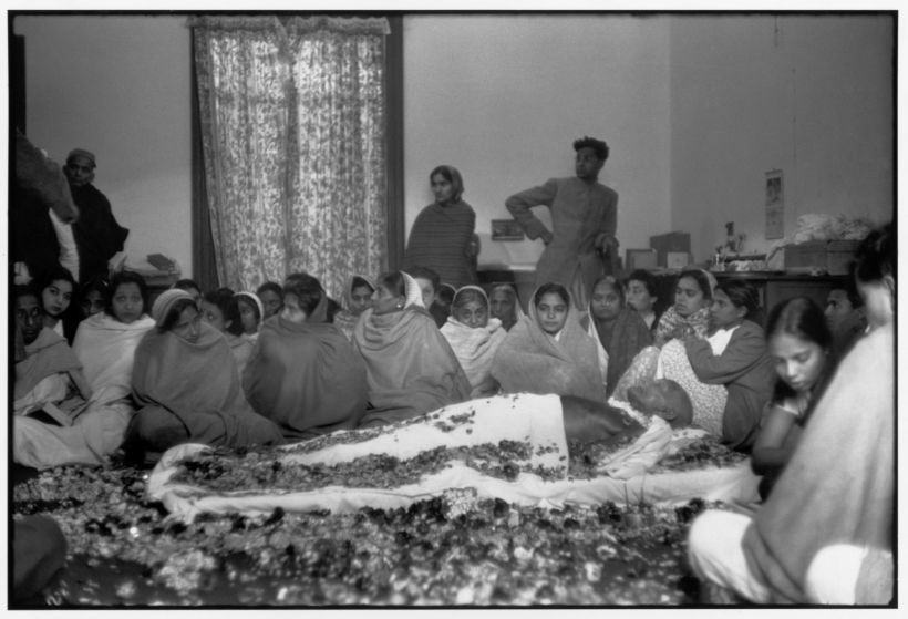 Gandhi en Birla House, el día después de su asesinato. (Henri Cartier-Bresson, 1948) ©Henri Cartier-Bresson, Magnum