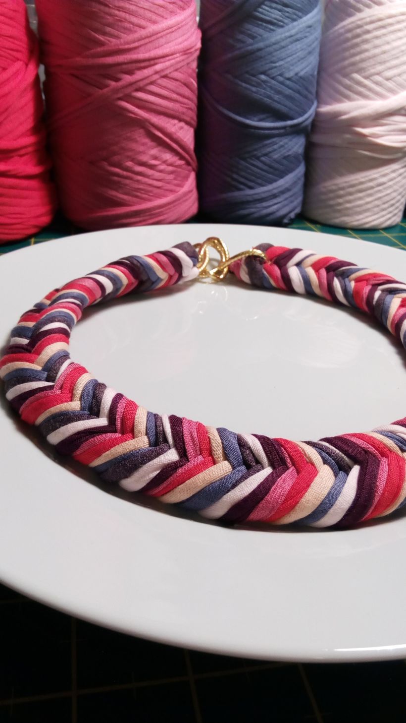 Mi Proyecto del curso: Creación de joyería textil 5