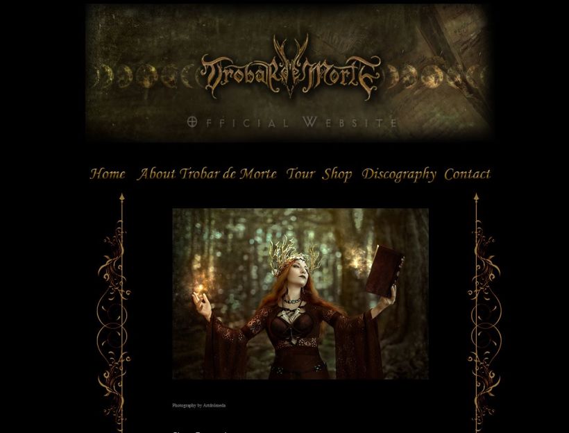 Captura del apartado "About" la web oficial de Trobar de Morte, con una de mis imágenes.