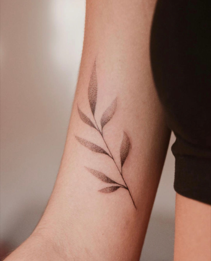 tatuaje planta puntillismo