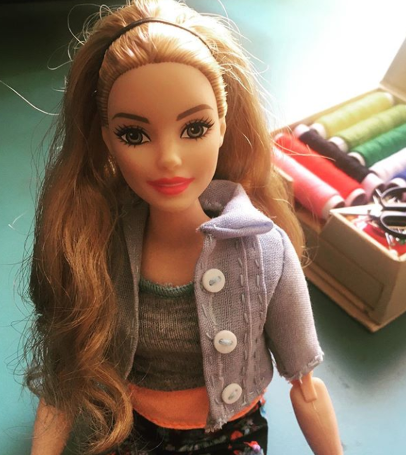 Barbie Crochet Miniaturas Artesanato e Coisas Mais de Tudo Um Pouco e Muito  Mais: Roupas de Crochê Para Barbie Com…