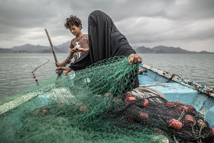 La foto ganadora cuenta la historia de una mujer árabe que desafía al machismo en Yemen. Por Pablo Tosco.
