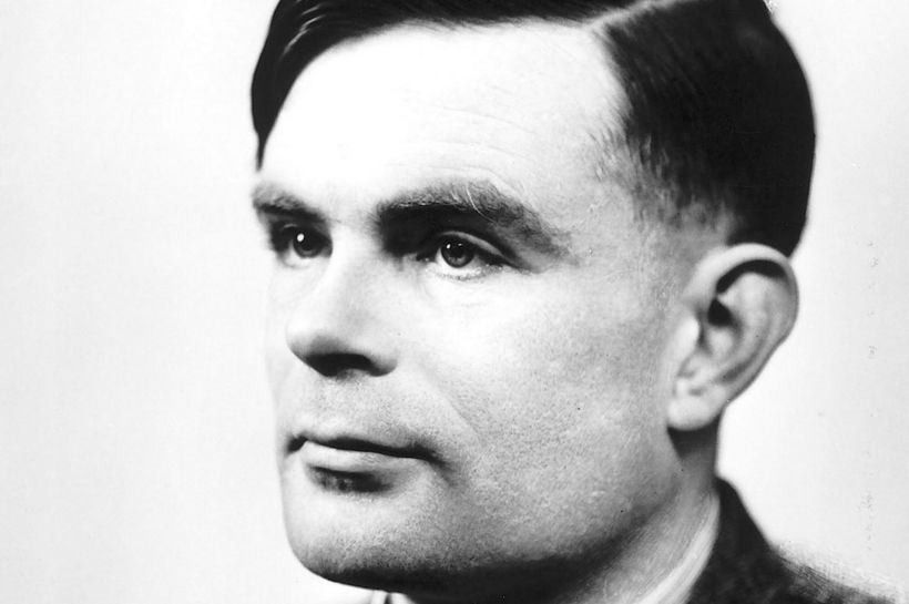 Alan Turing fue un matemático e inventor.