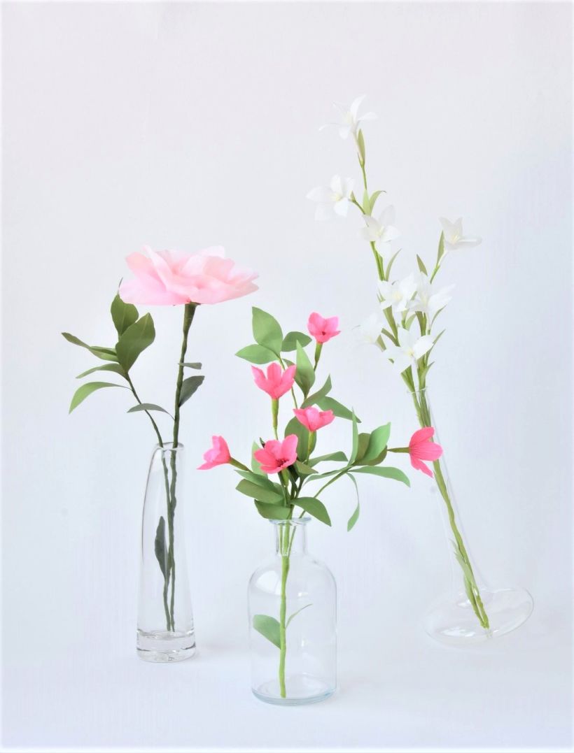 Paper wild flowers in glass vases 8