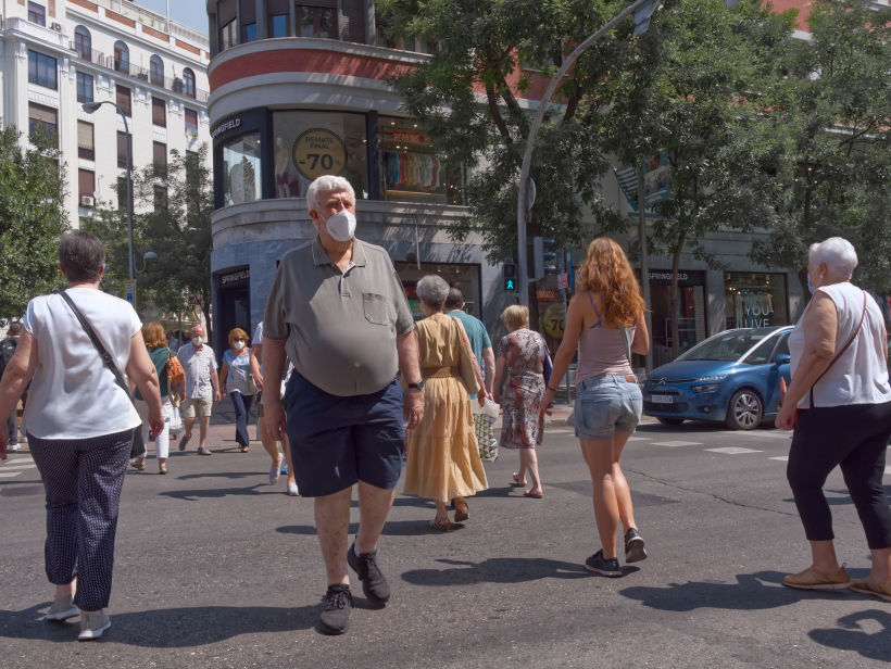 Foto 13. Paso de peatones de la calle Goya frente al edificio Castaño.