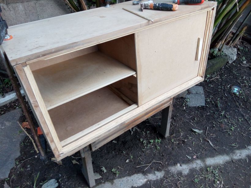 Mi Proyecto del curso: Diseño y construcción de muebles para principiantes 16