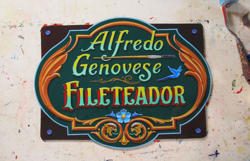 Alfredo Genovese is one of the most well-known fileteado artists.