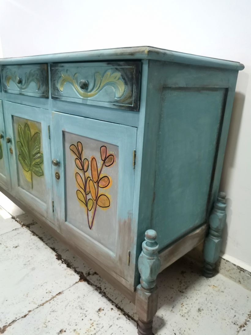 Mi Proyecto del curso: Upcycling de muebles vintage con técnicas de pintura 3
