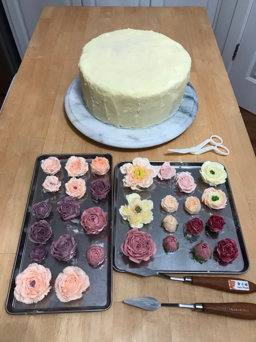 My project in Decorative Buttercream Flowers for Cake Design course 2