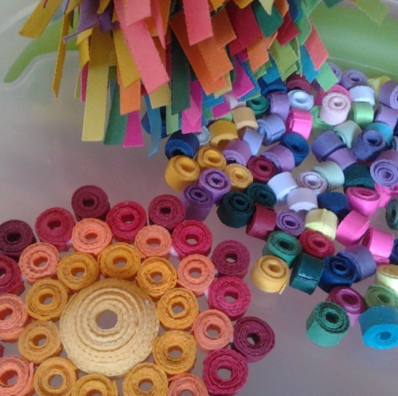 vulgar Ganar control inquilino Papel enrollado y comprimido para el diseño de joyas de papel | Domestika