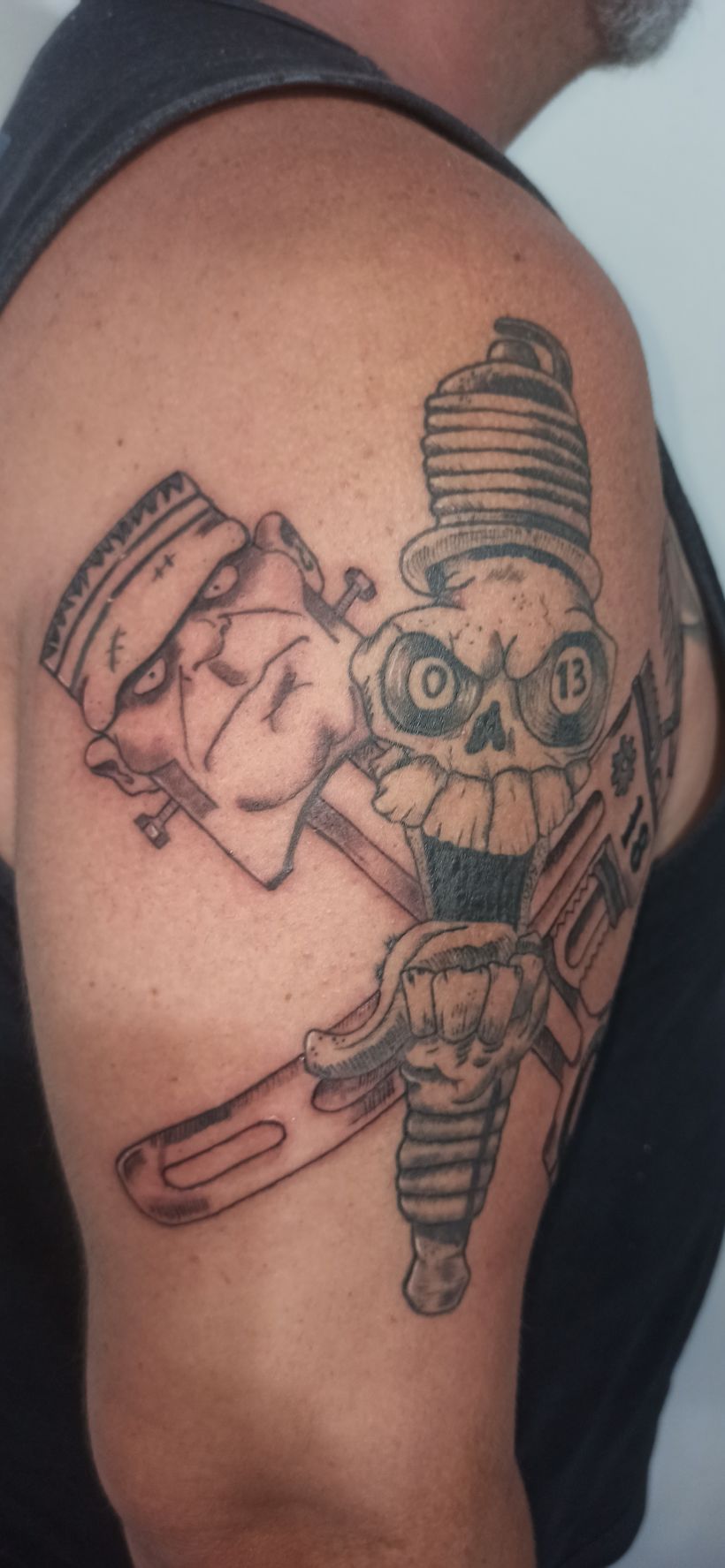 Don't see many mechanical tattoos out there. Is there a reason? I plan to  get a first tattoo like this, already put a pre-payment, but starting to  get more insecure as time