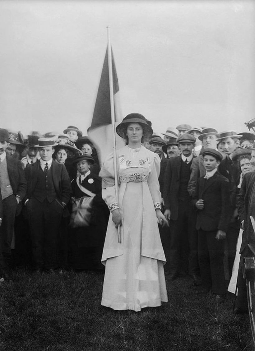 Eines von Brooms berühmtesten Fotos der Suffragetten-Organisatorin Charlotte Marsh während einer Kundgebung im Hyde Park.