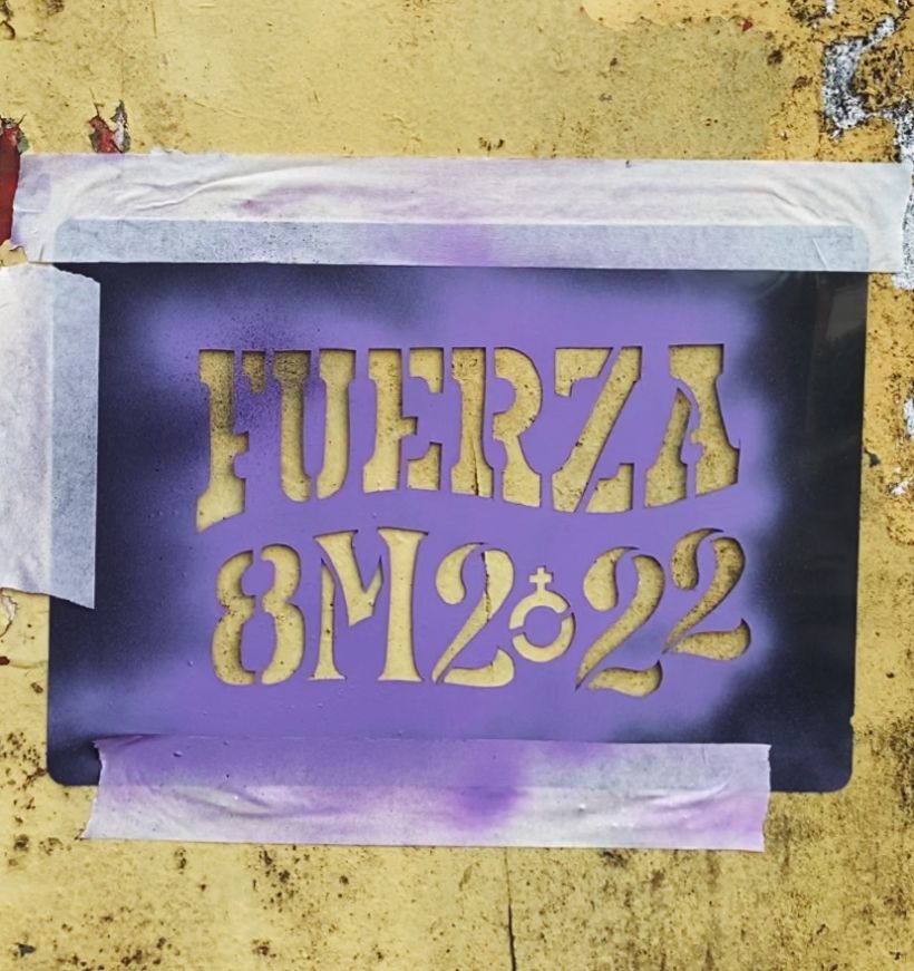 Exemplo de aplicação do stencil 'Fuerza', de Cristina Pagnoncelli