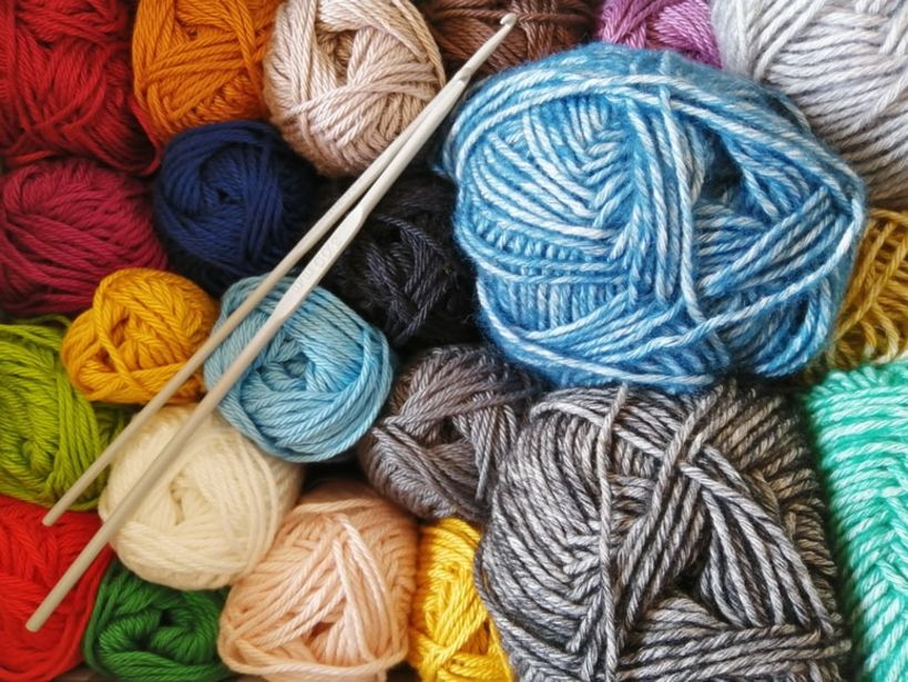Crie designs maravilhosos, únicos e coloridos fazendo crochê ou tricô