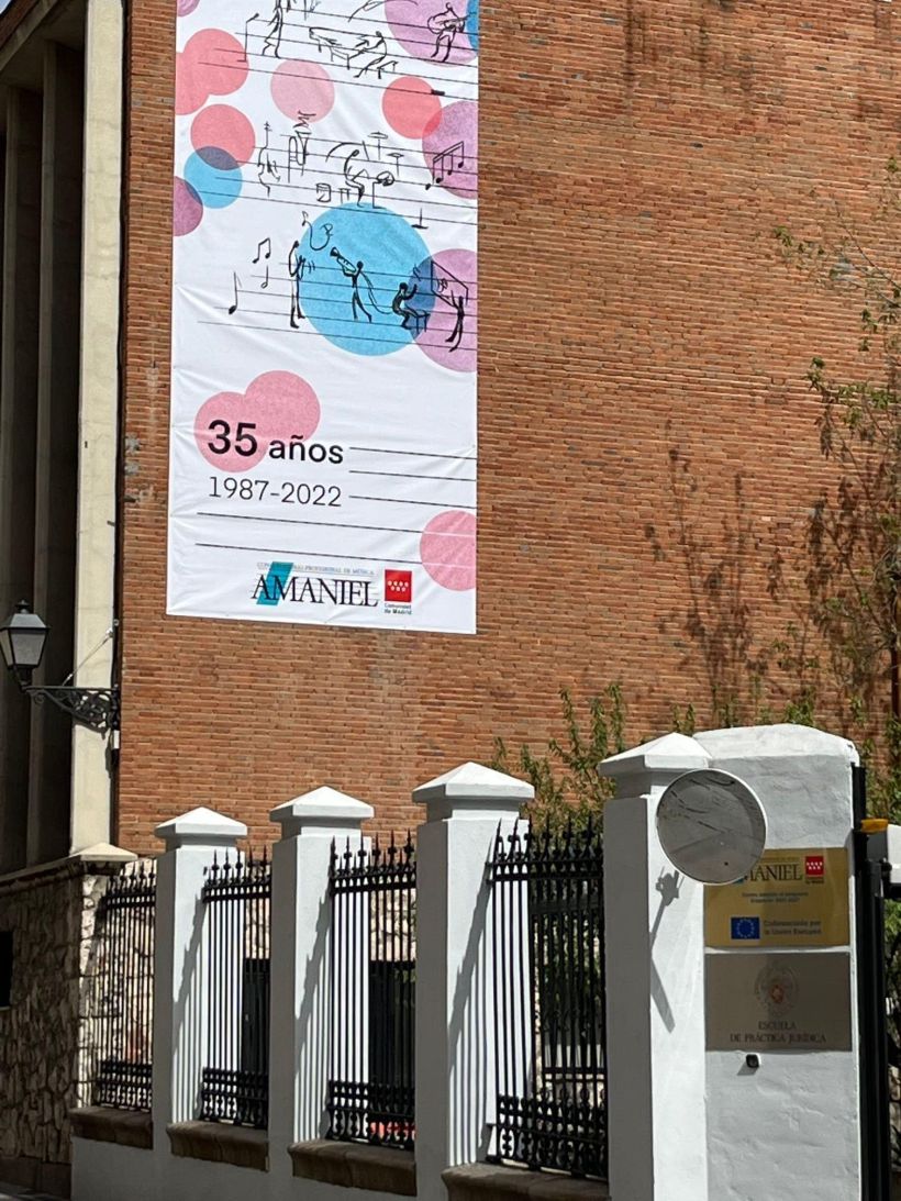 Diseño pancarta conmemorativa "Conservatorio Profesional de Música Amaniel de Madrid" 2