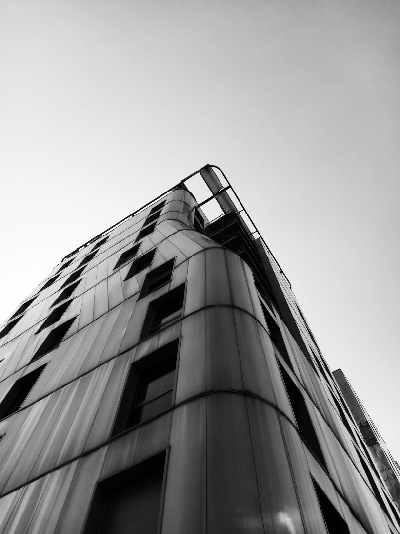 Look up style in black and white - Lyon, France