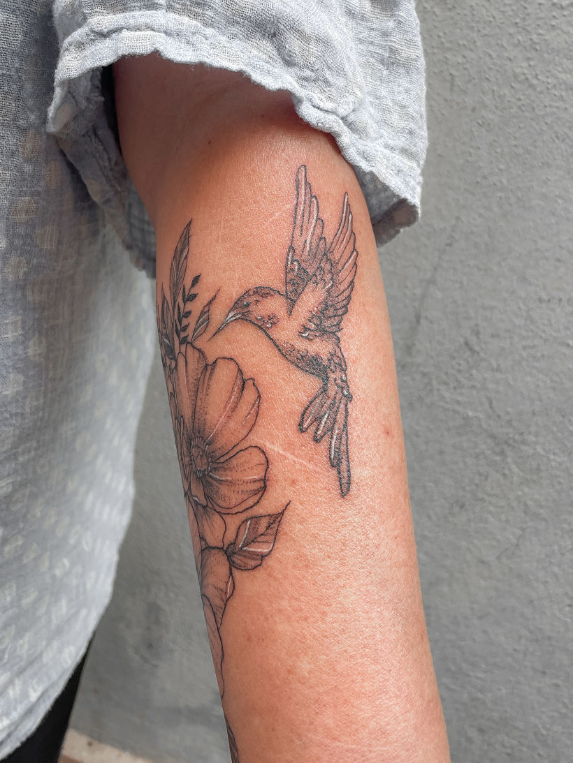 Mi proyecto del curso: Tatuaje botánico con puntillismo. Mi página em las redes @im.monink 2