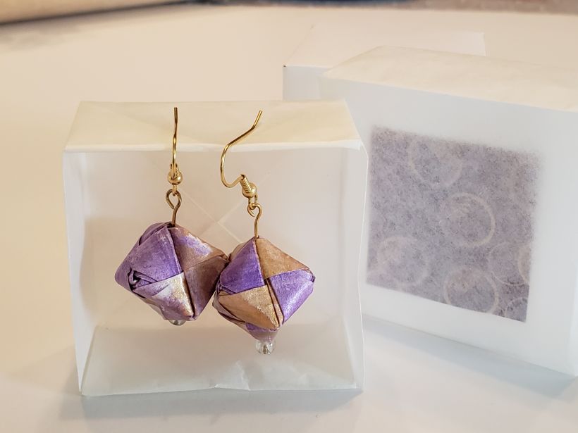 Earrings purple/gold cube with box