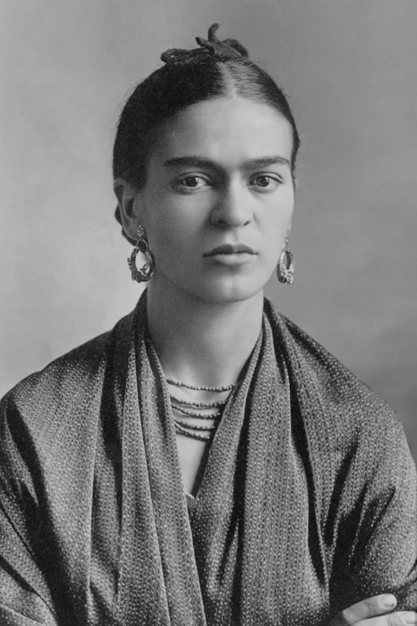 Avec son style unique, Frida Kahlo a constamment défié les attentes de son entourage. 