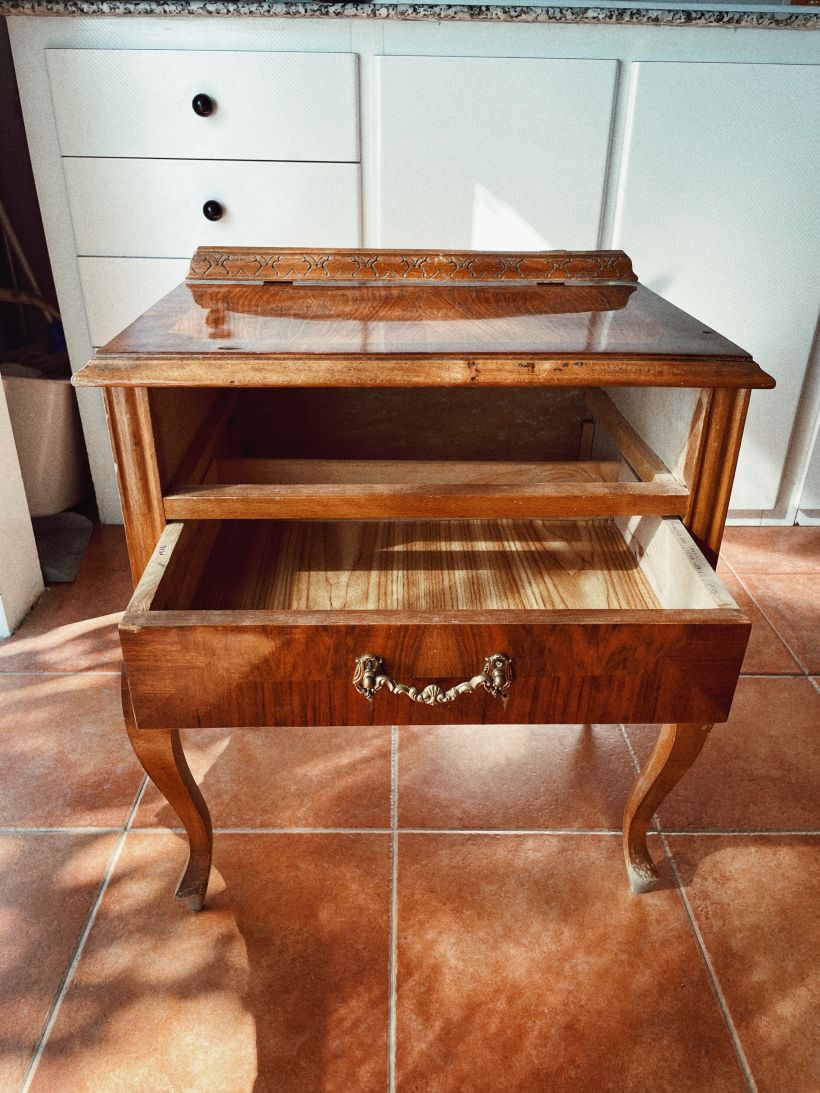 Vintage bedside table restoration * Restauración mesita de noche infantil  1