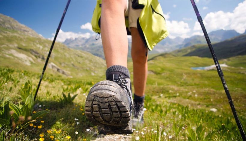Bienvenidos Runners, aqui encontraras las mejores zapatillas para running, trail y senderismo. Lleva tu deporte al siguiente nivel. 3