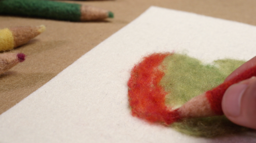 Drawing with Wool: Apple 4