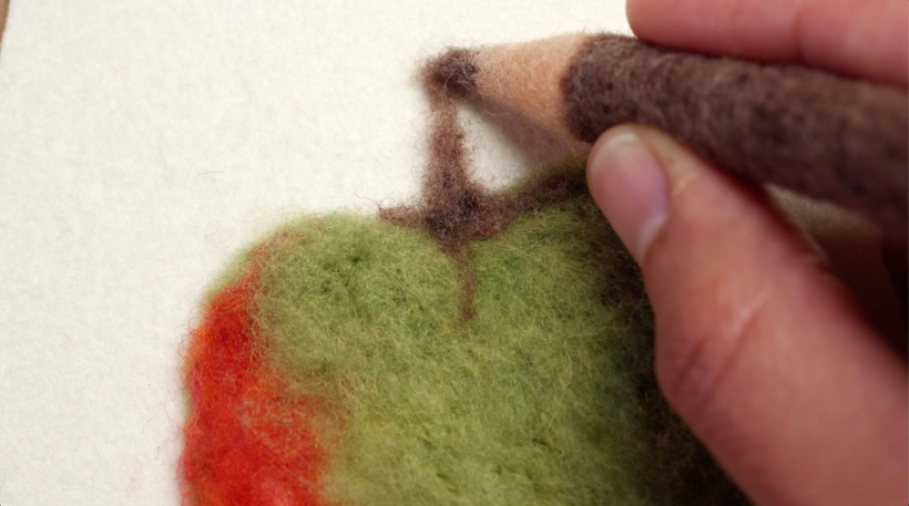Drawing with Wool: Apple 5