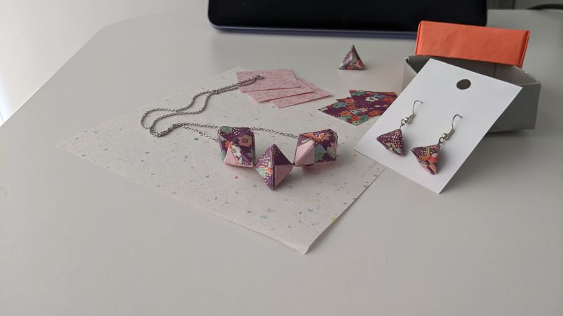 Arte Floral en Joyería: Inspiración de Colores Guatemaltecos a través del Origami 8