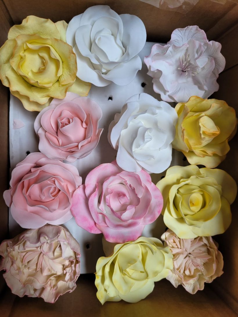 Mi proyecto del curso: Flores de azúcar para cake design 3