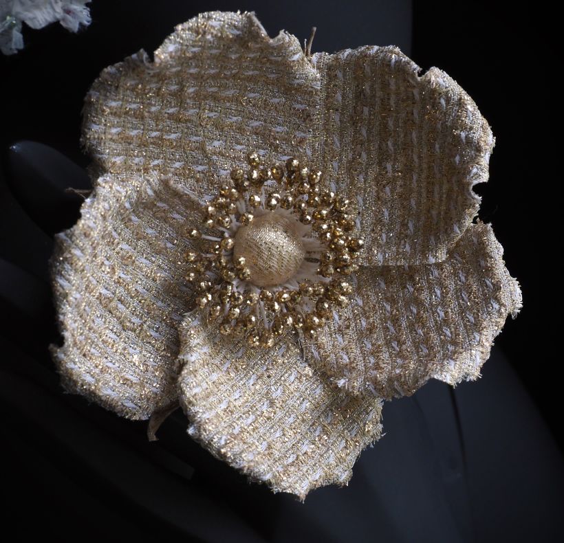 Tweed Wild Rose Brooch in golden
