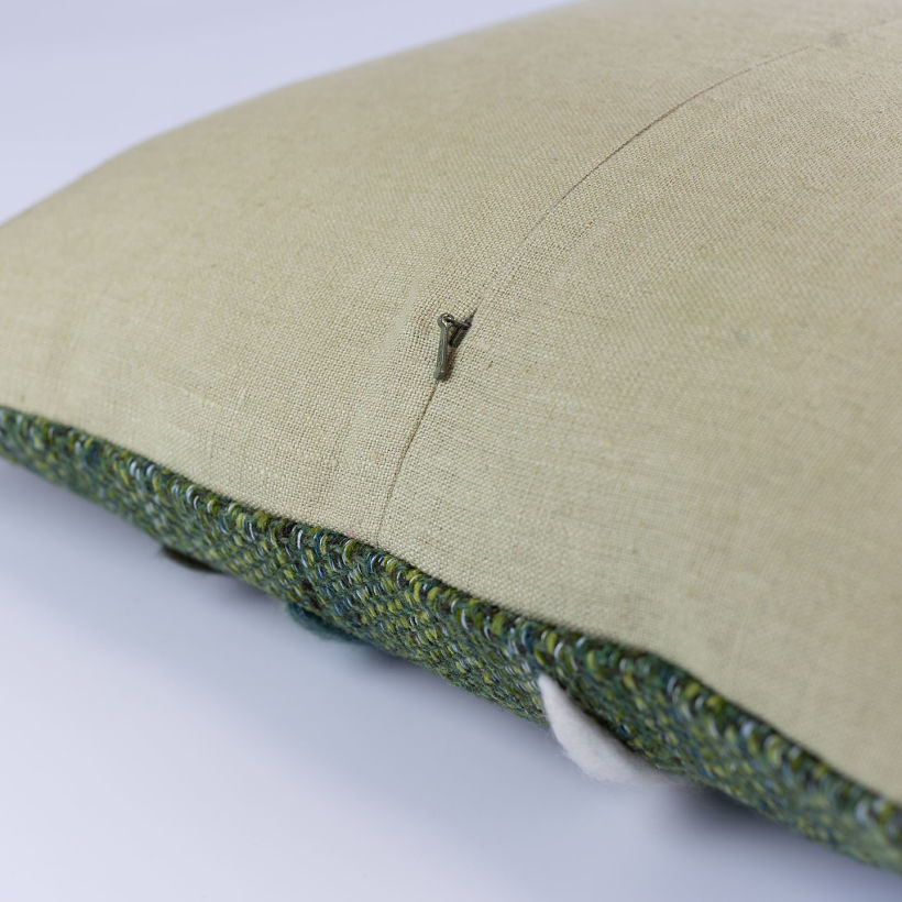 Reverse of the cushion with the new concealed zip in the centre.