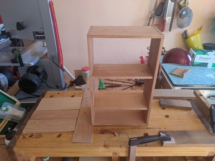 Mi proyecto del curso: Ebanistería: construcción de muebles con herramientas manuales 5