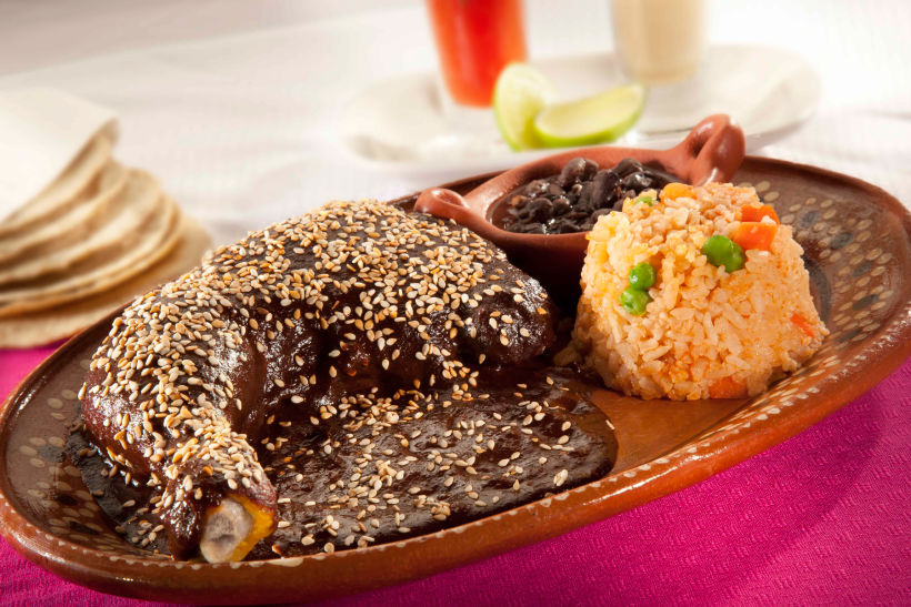 El Mole como símbolo cultural, según chef Manuel Bribiesca Sahagún 1