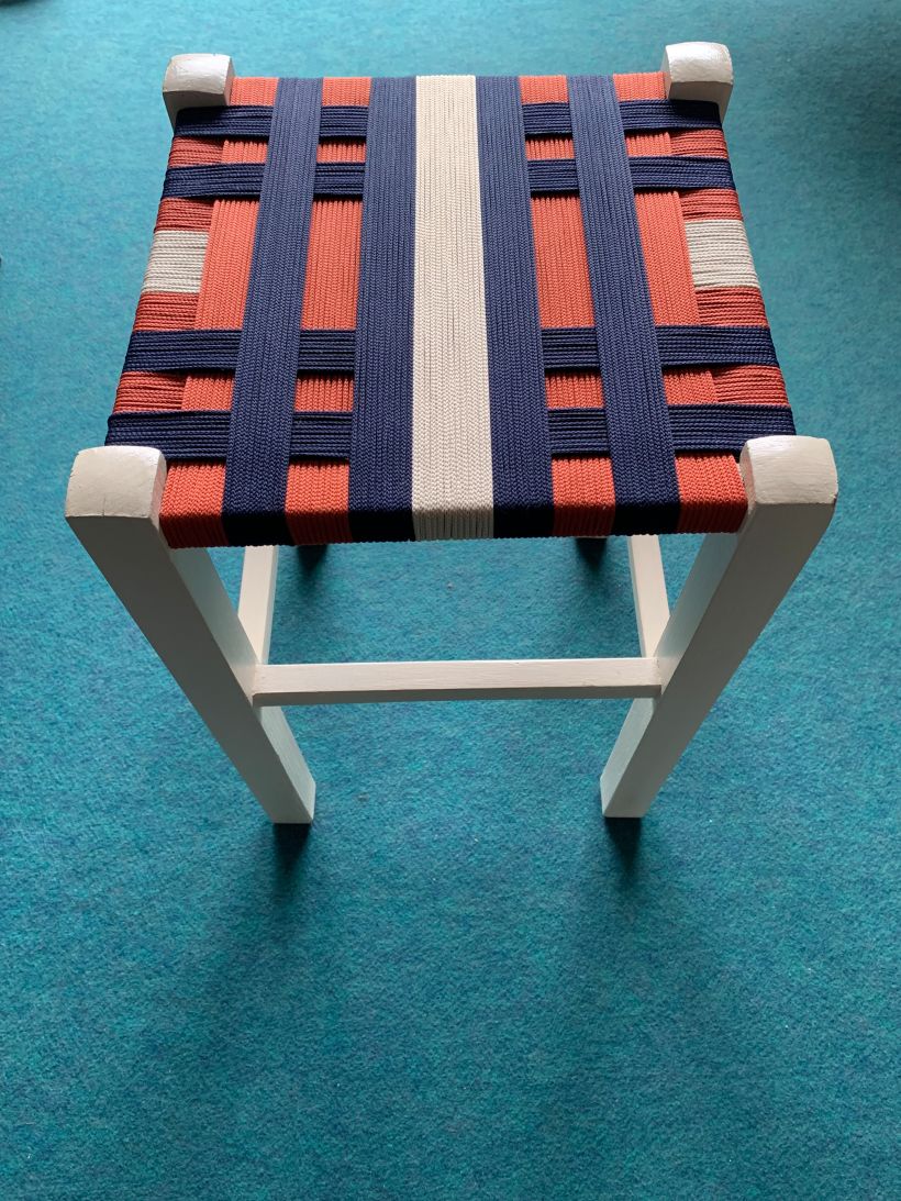 Mon projet du cours : Techniques de tressage de corde pour des chaises colorées 1