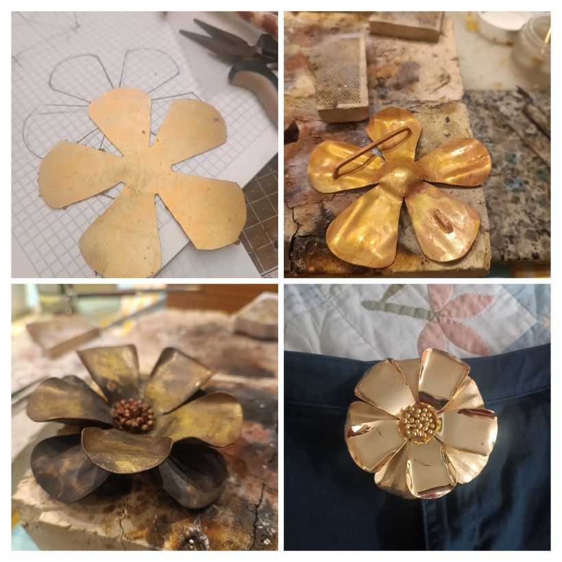Hebilla flor en bronce con baño de oro
