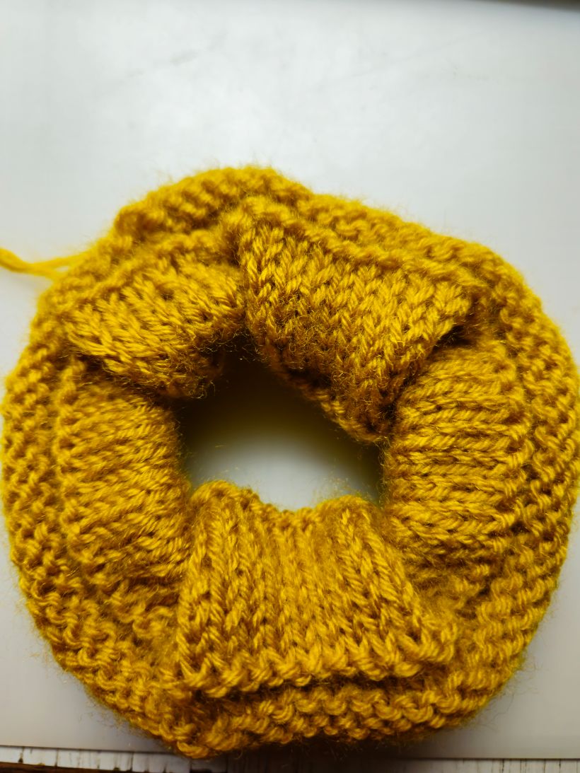 Large knitted scrunchie 2