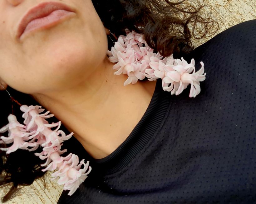 Mi proyecto del curso: Bisutería floral: crea accesorios con flores frescas 5