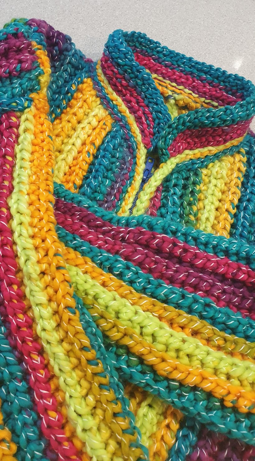My Bomber Jacket Crochet that looks like Knitting | Domestika