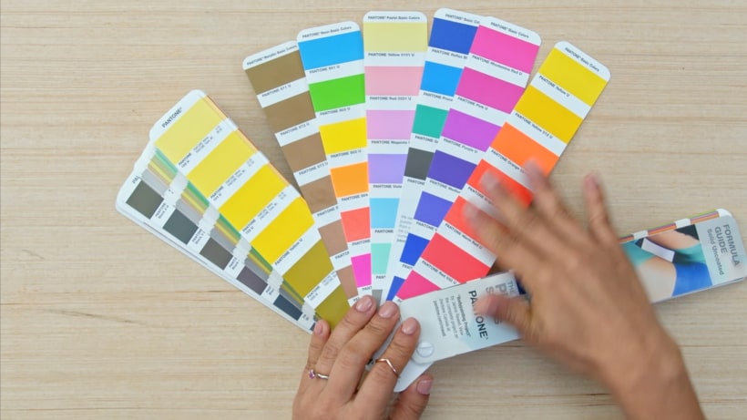 Los primeros colores del pantone son la base para crear todas las tintas.