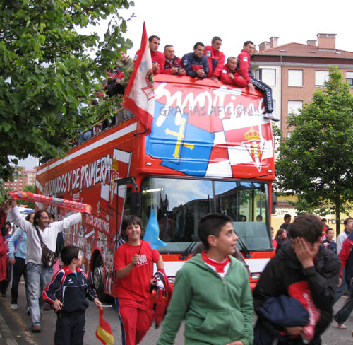 Bus ascenso Sporting de Gijón 6