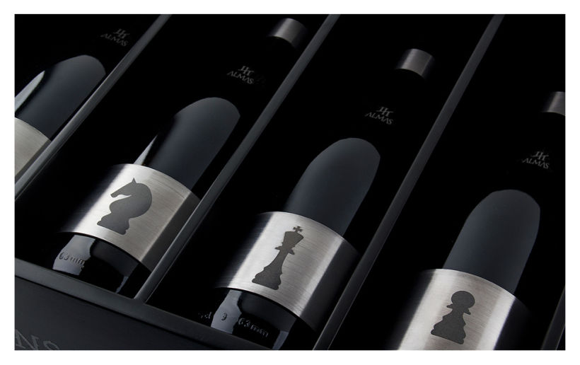 Cuatro Almas | Wine Packaging | Steel 5